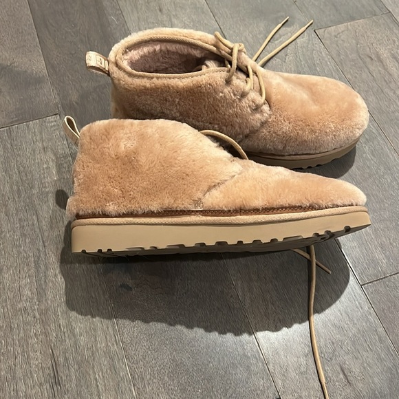 NWOT Furry Ugg Shoes - Picture 2 of 8